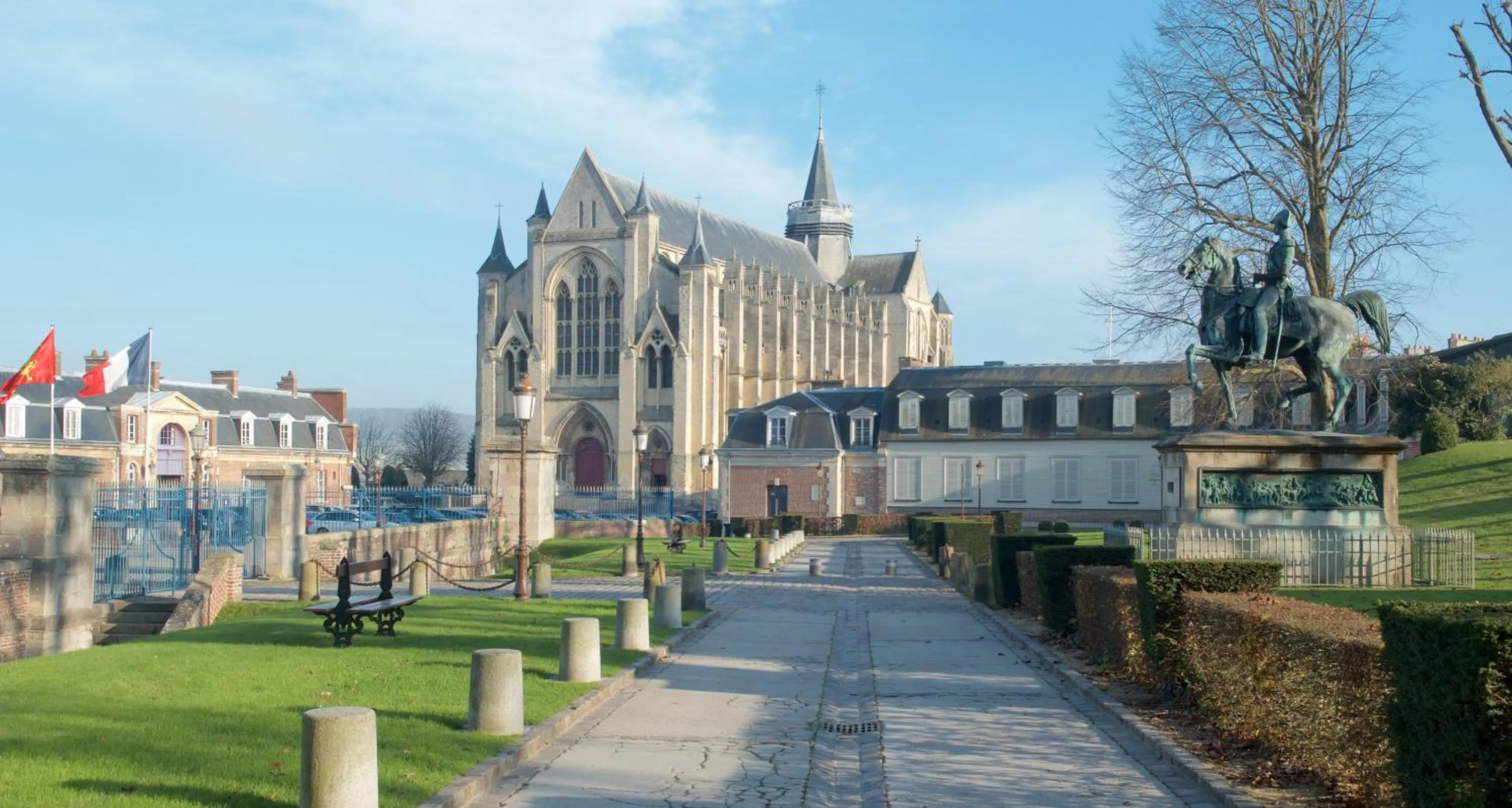 Nearby landmark in Au Jardin Saint Laurent