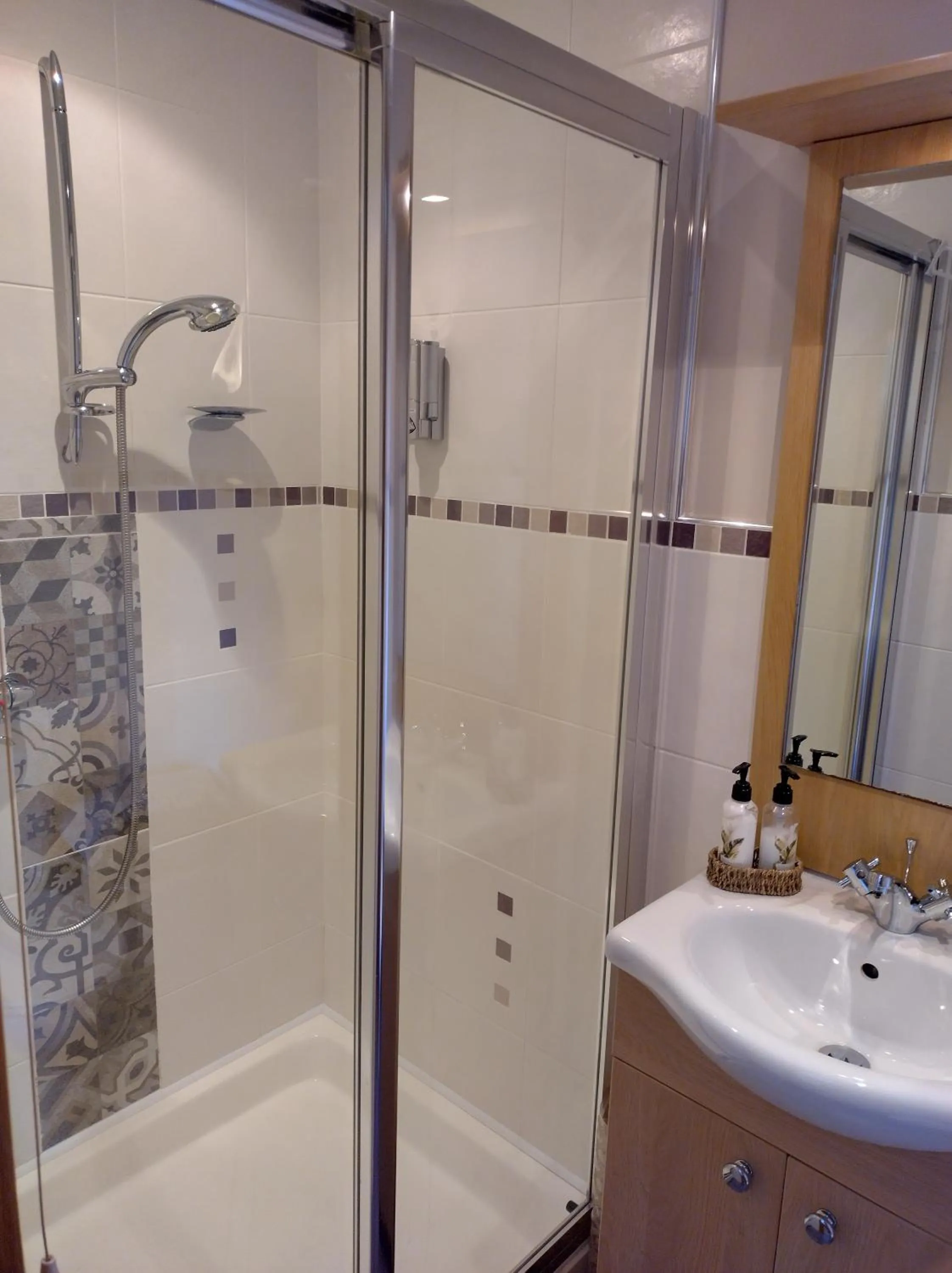 Shower in Glenn Eireann House