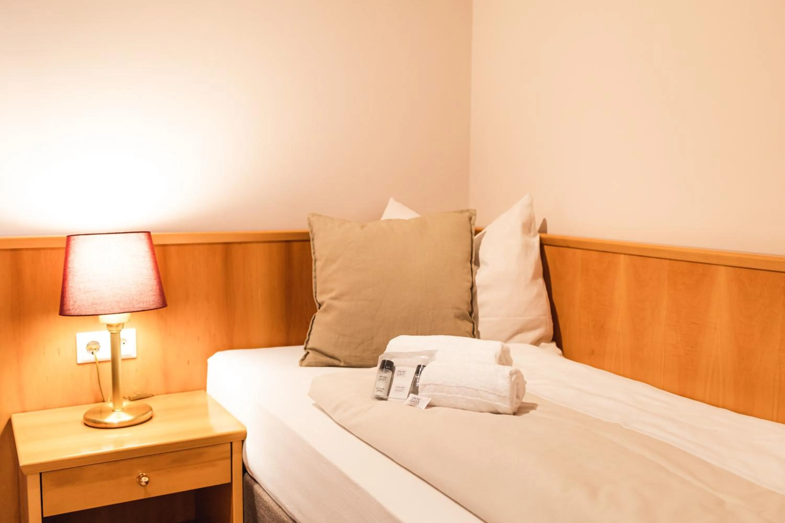 Photo of the whole room, Bed in Hotel Restaurant Am Park