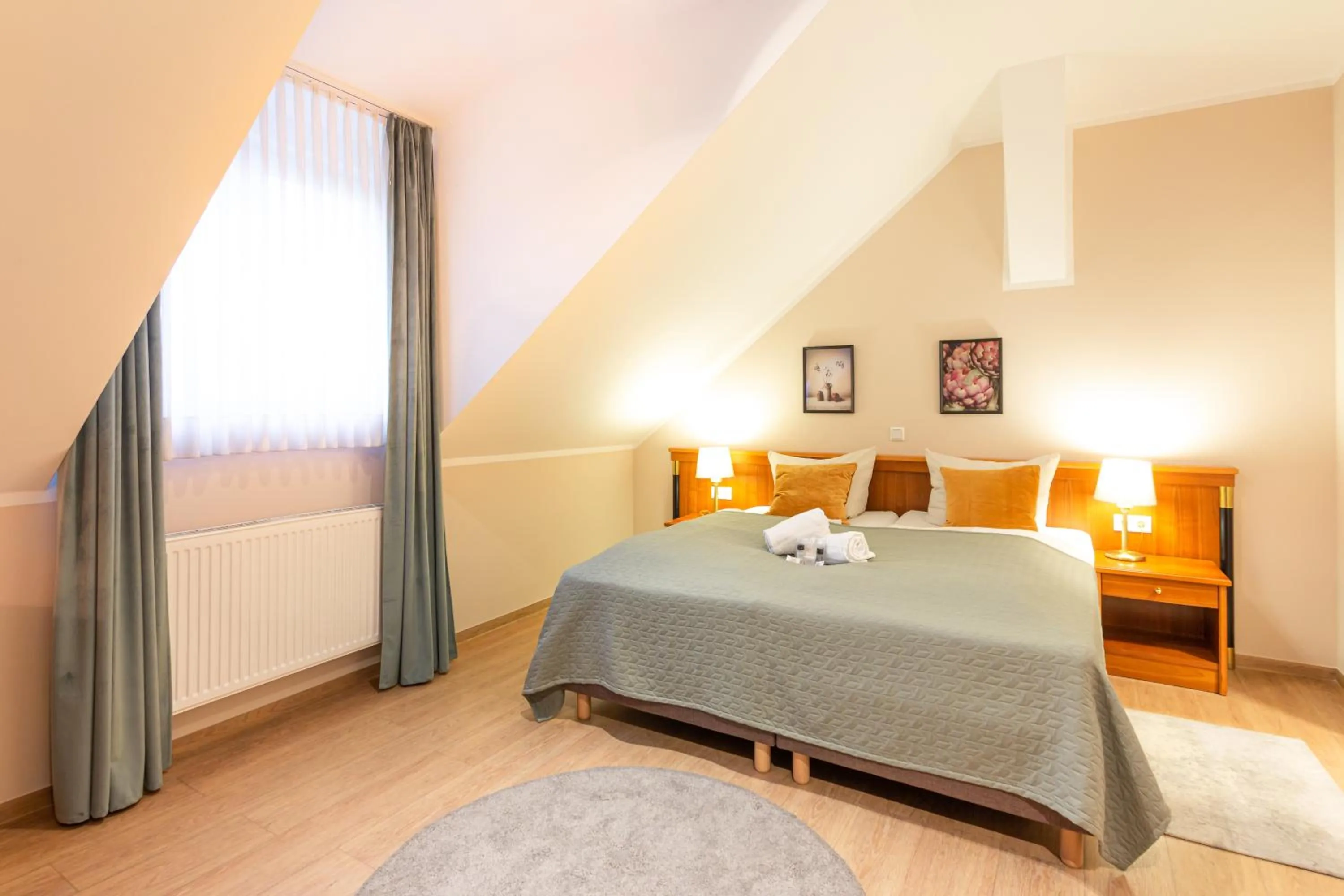 Photo of the whole room, Bed in Hotel Restaurant Am Park