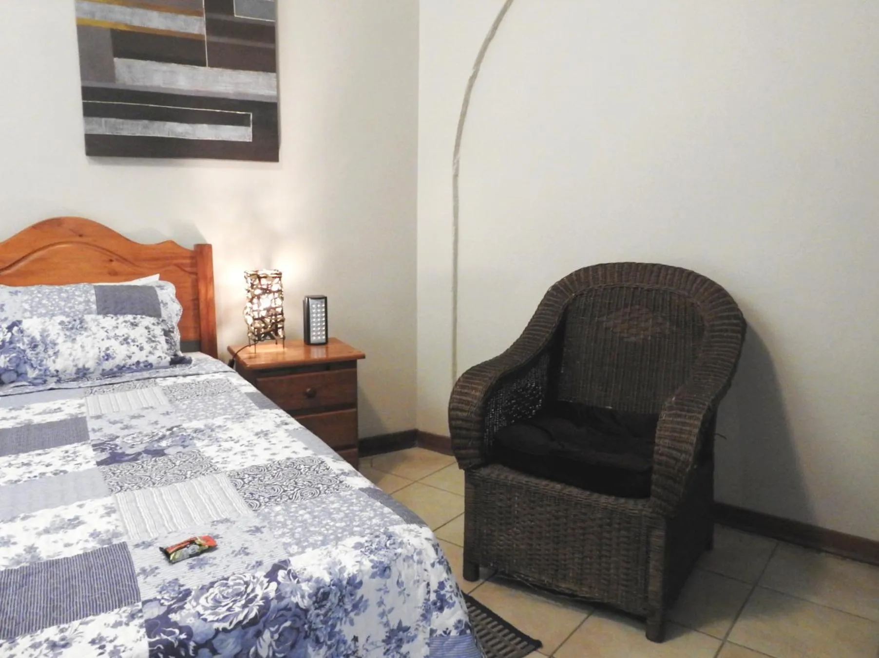 Seating area, Bed in 122 on Krantzview previously BizAfrika Guest Lodge