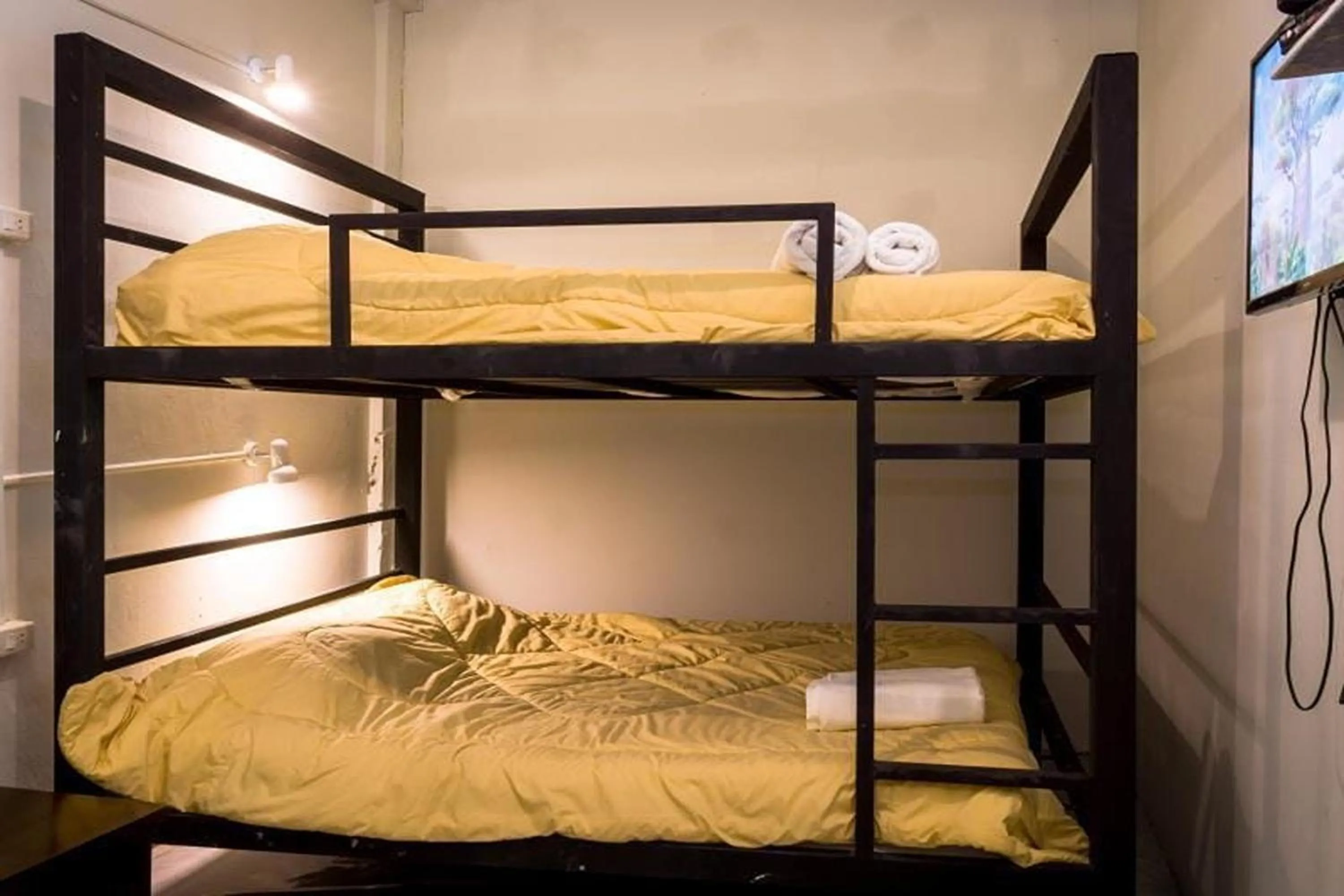 Bed in GOTUM Hostel 2 & Money Exchange