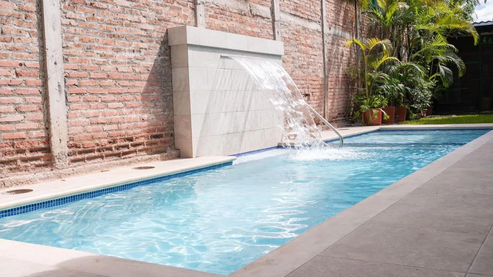Swimming pool in Hotel Boutique Nueva Valladolid