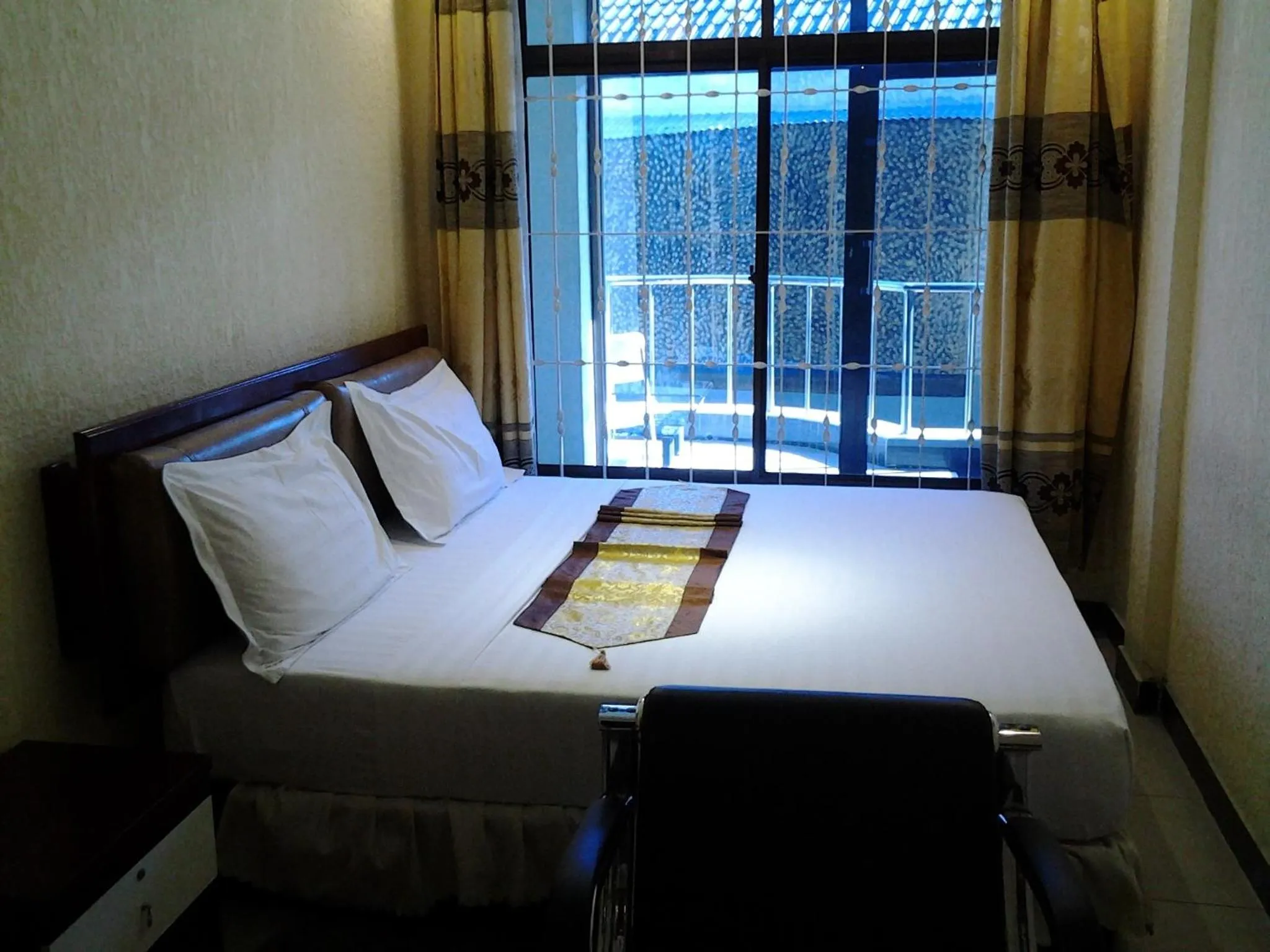 Bedroom, Bed in Best Point Hotel