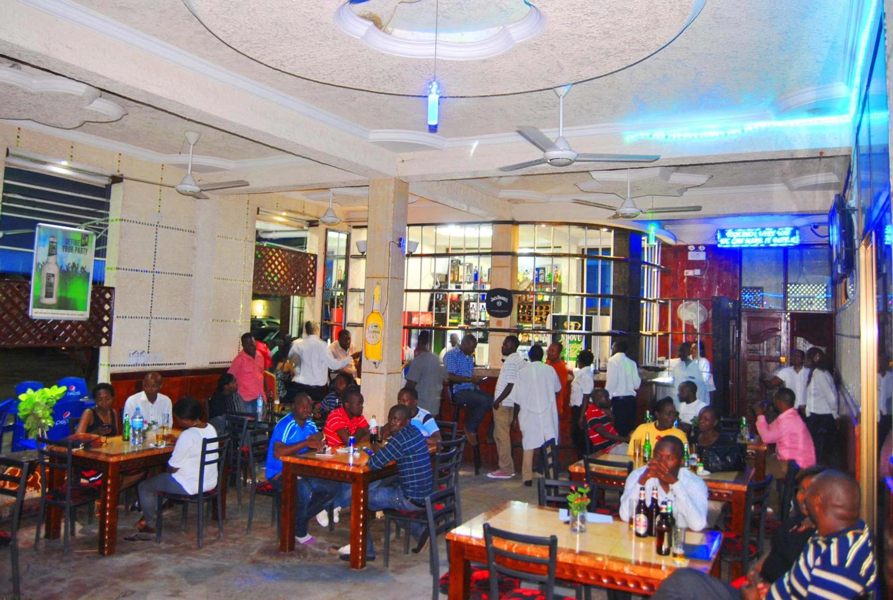 Restaurant/Places to Eat in Best Point Hotel