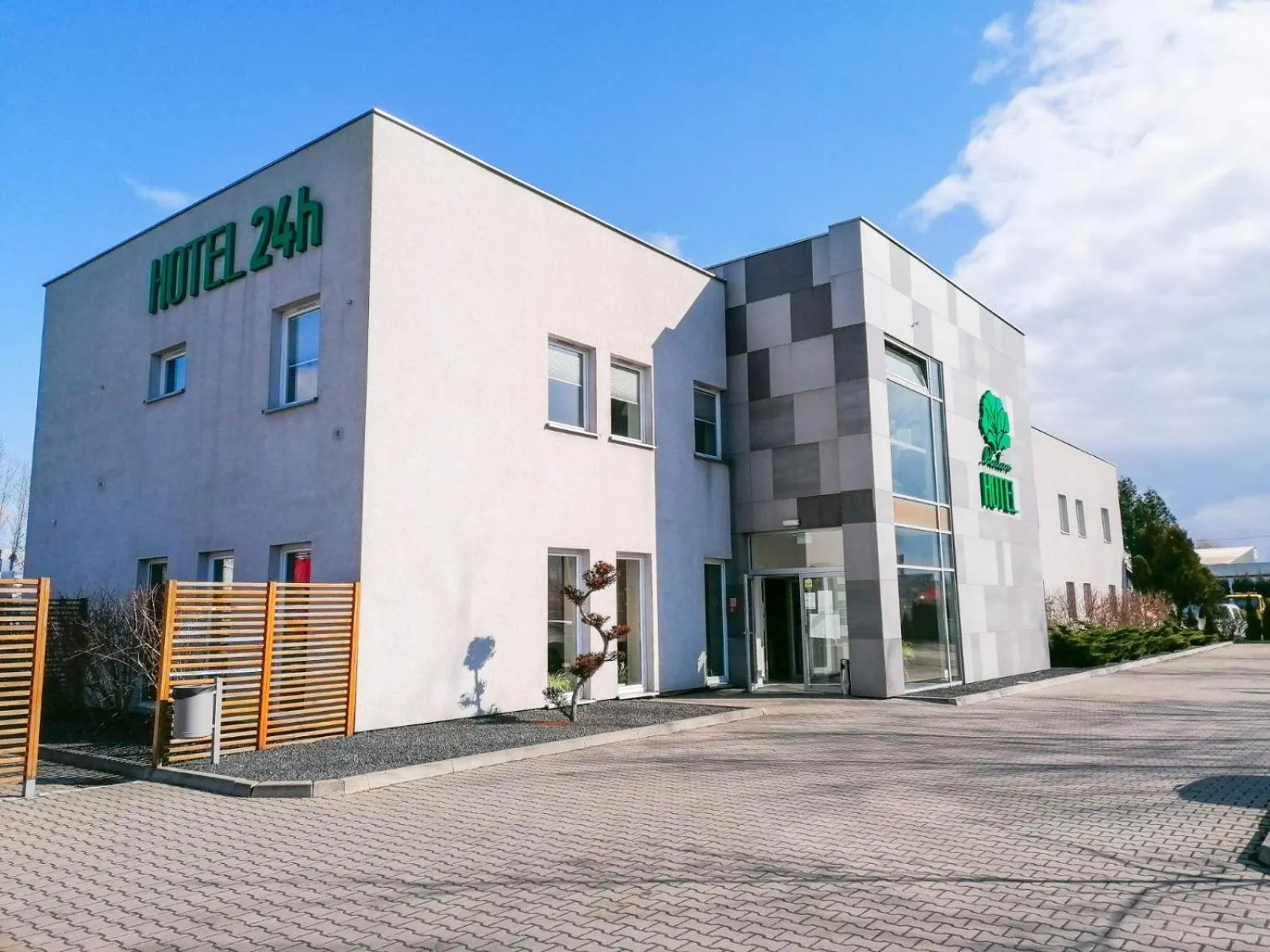 Property building in Hotel Platan