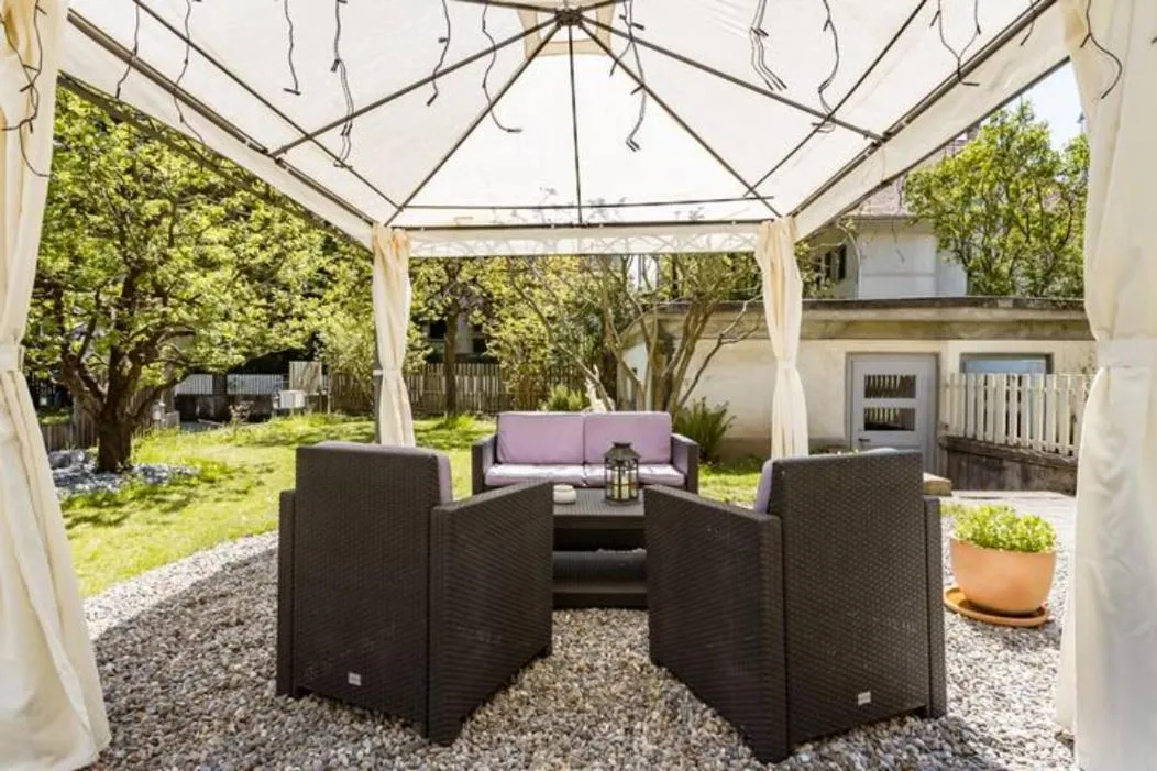 Garden in Max Aviation Villa & Apartments