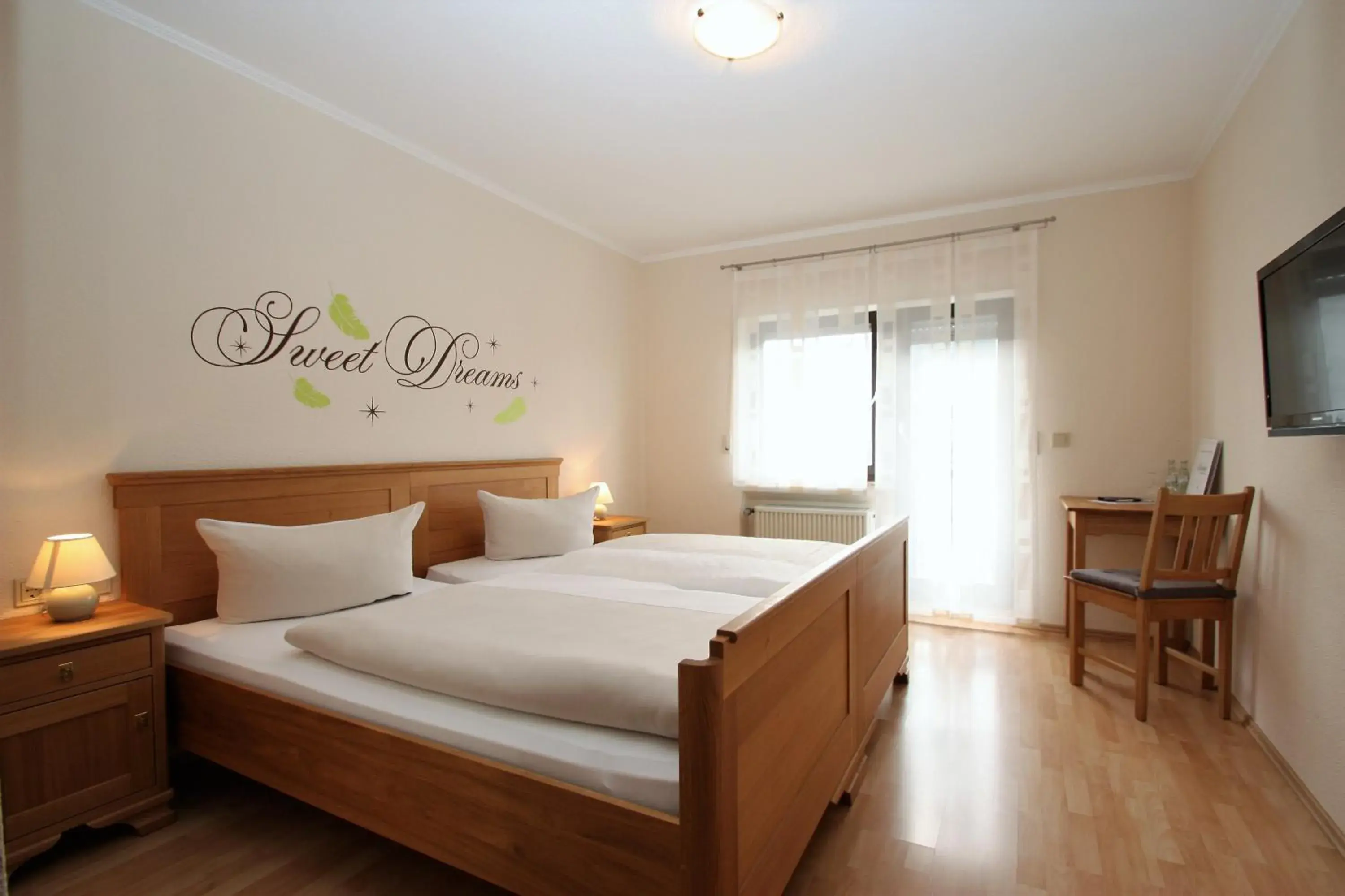 Double Room with Balcony - single occupancy in Gasthaus Pension Geimer Double Room with Balcony - single occupancy in Gasthaus Pension Geimer