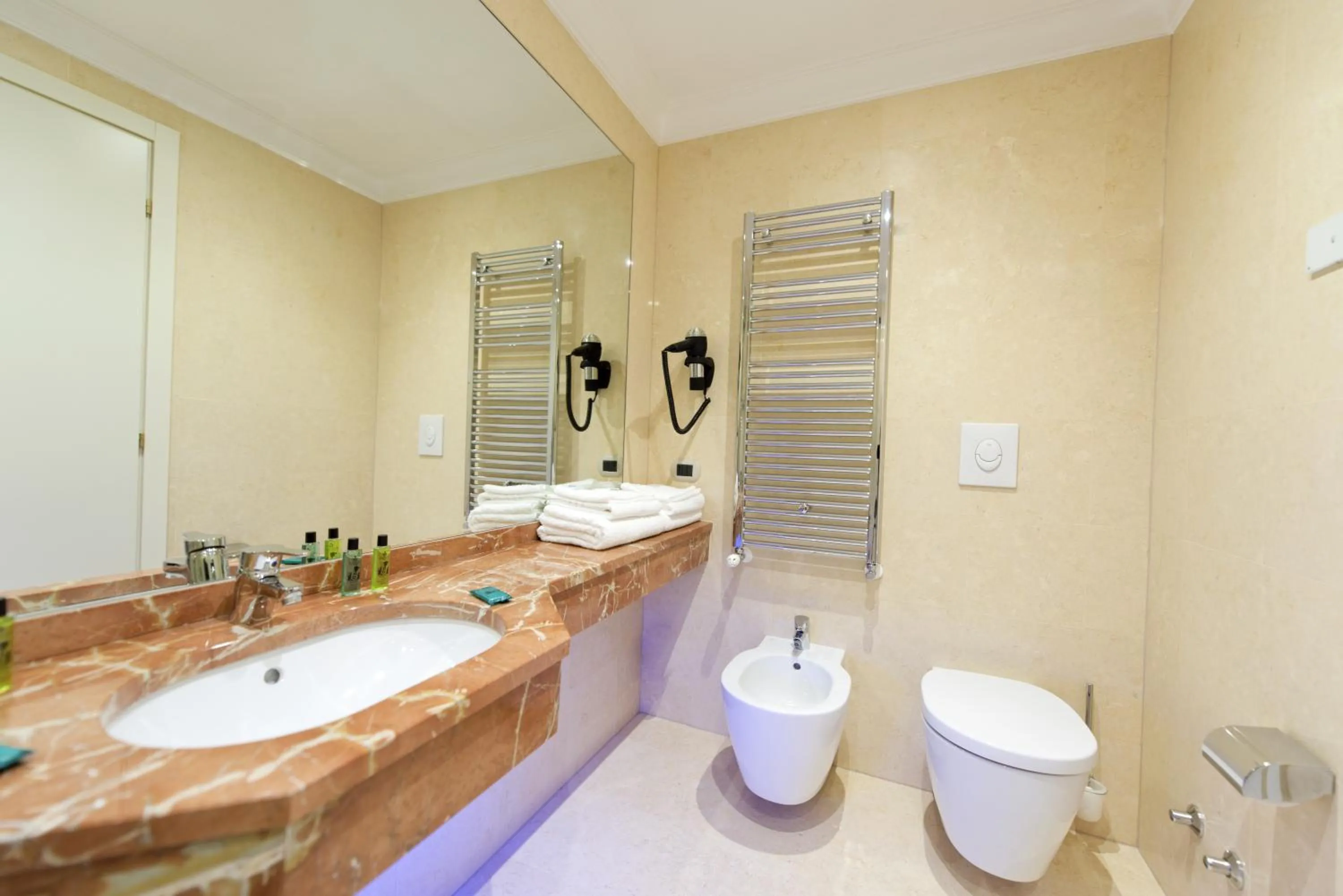 Bathroom in Palace Hotel & SPA La CONCHIGLIA D' ORO