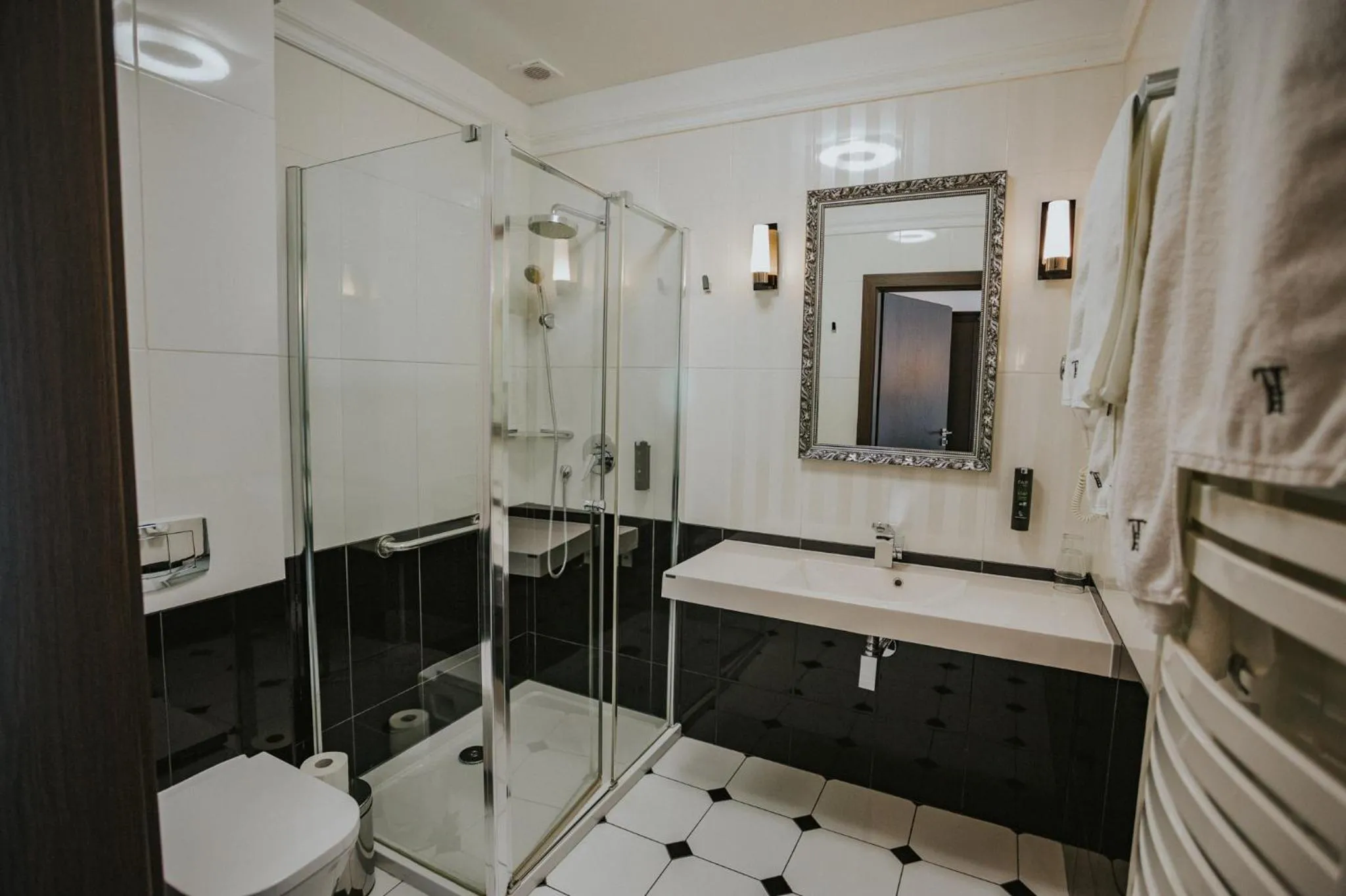 Bathroom in Hotel Toscania