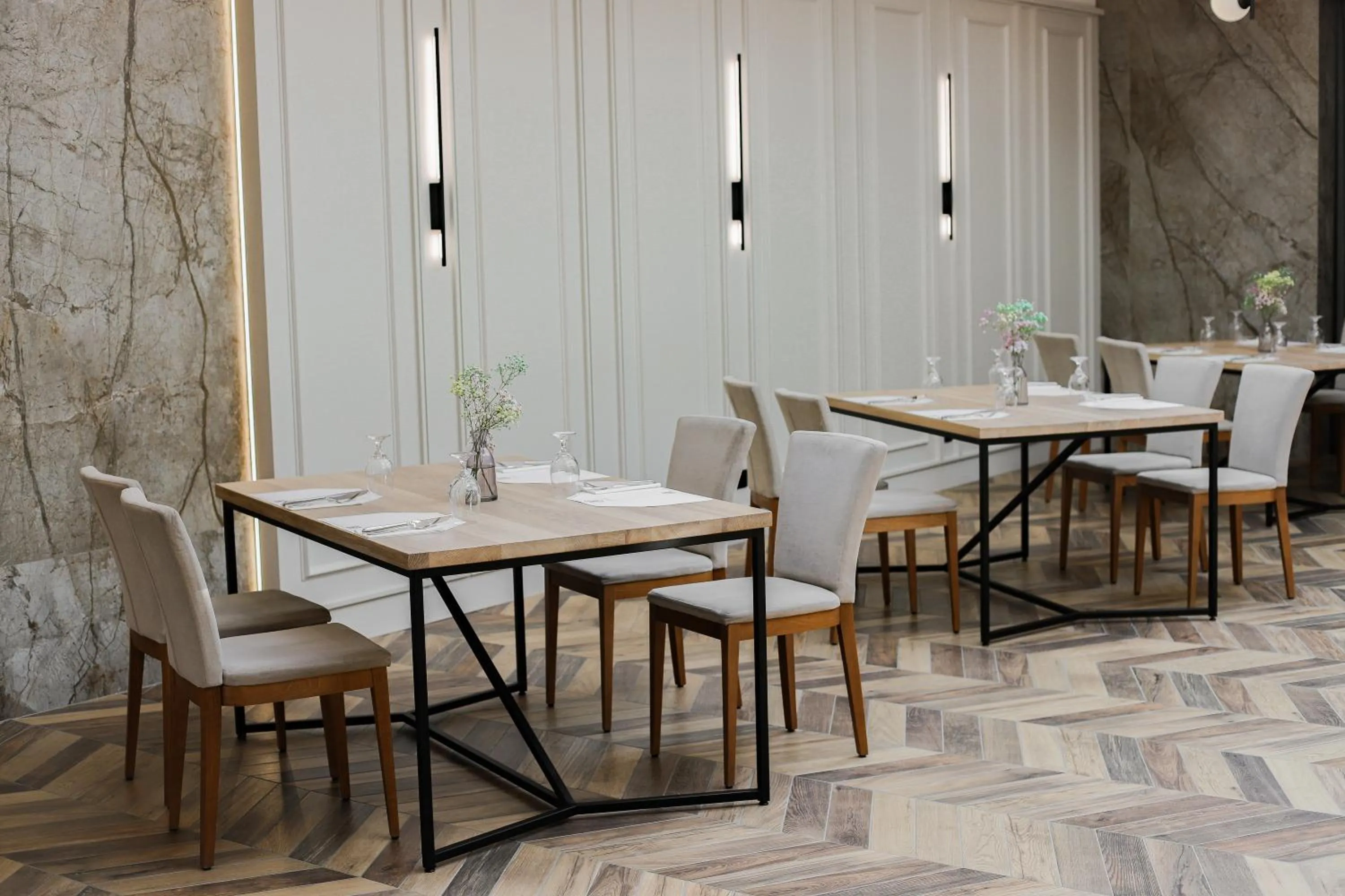 Restaurant/places to eat in Hotel Toscania