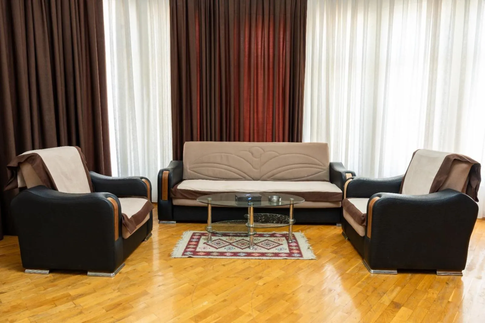 Seating area in Green City Hotel