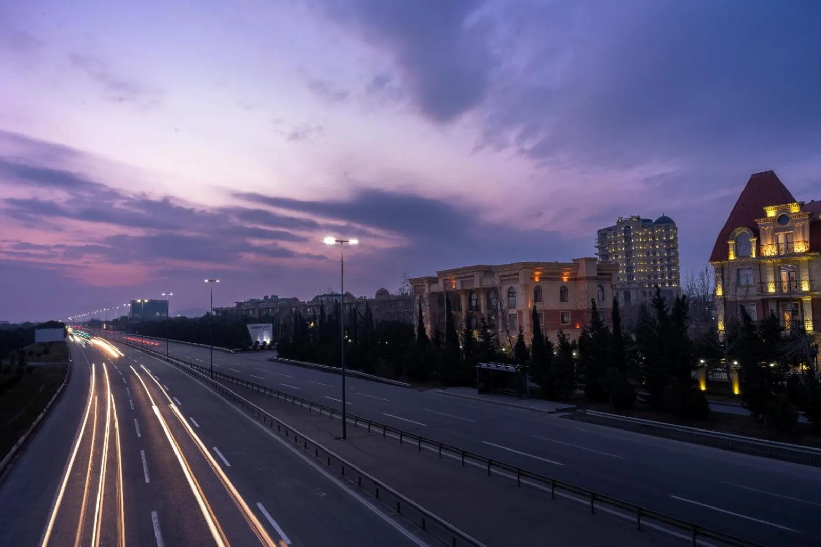 Sunrise in Green City Hotel