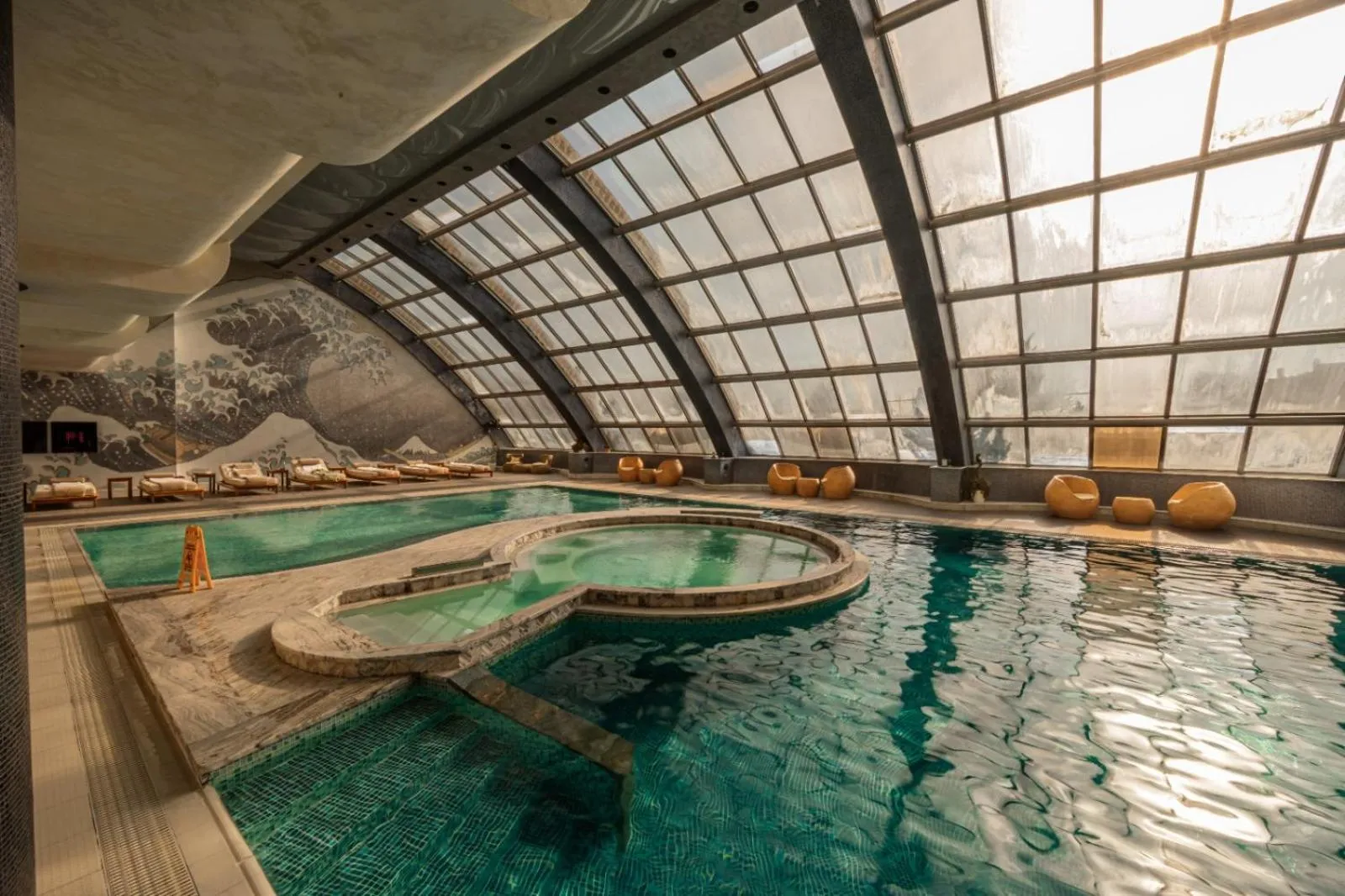 Swimming pool in Green City Hotel