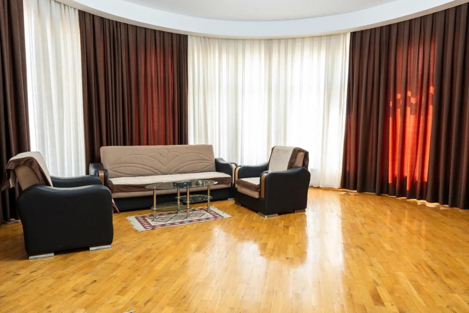 Seating area in Green City Hotel