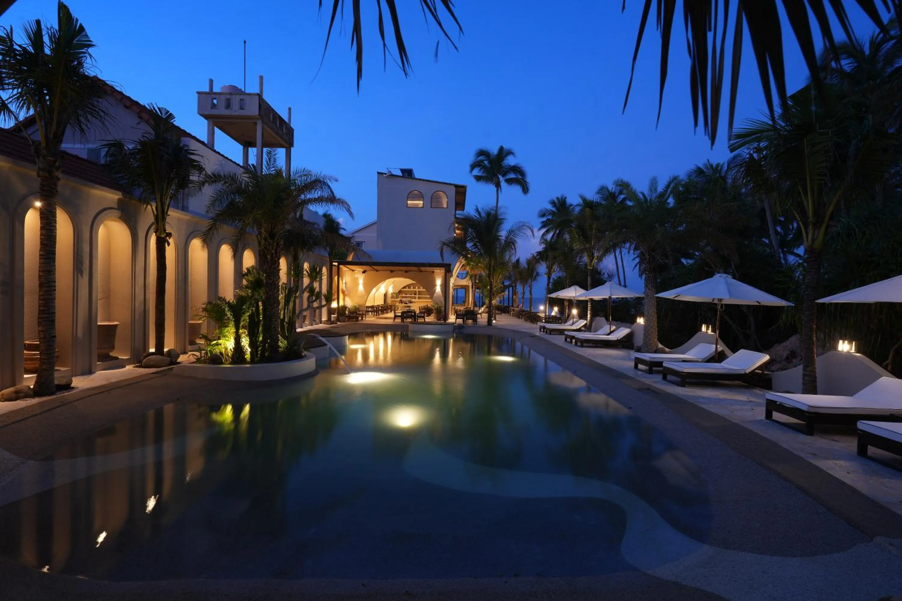 Swimming pool in De' Tuva Resort Mui Ne