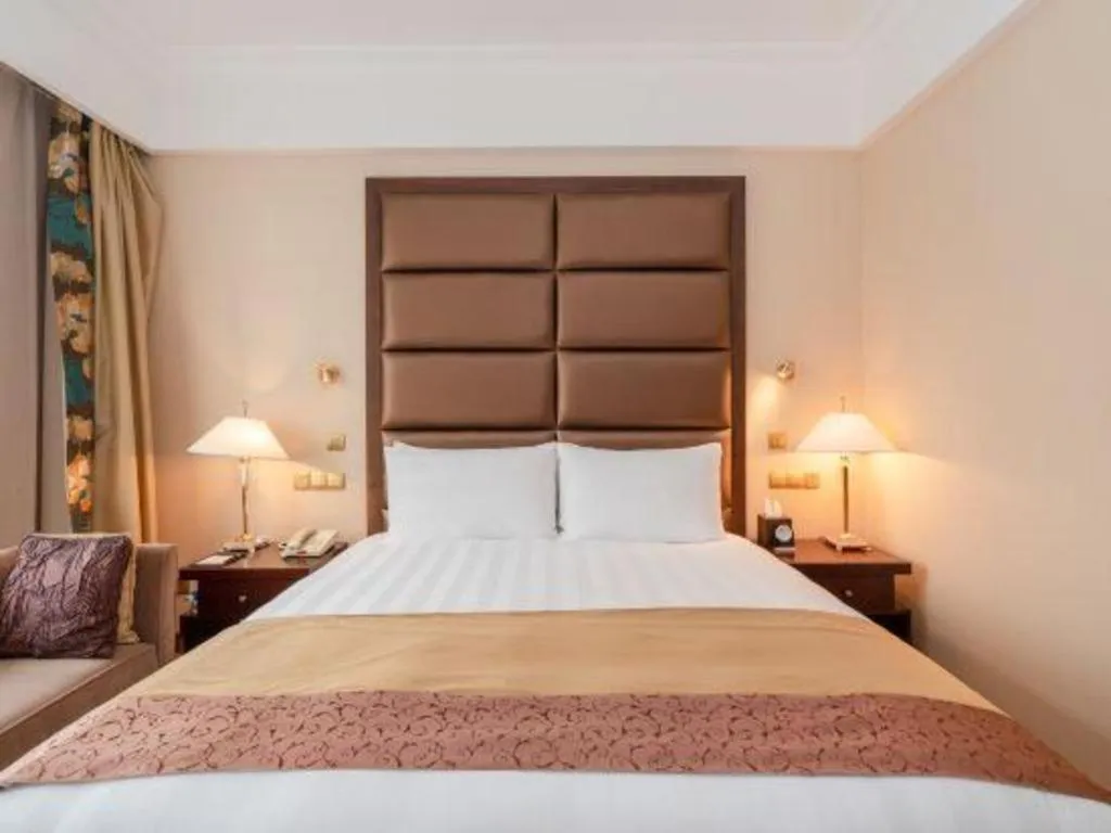 Bed in Sichuan Jinjiang Hotel