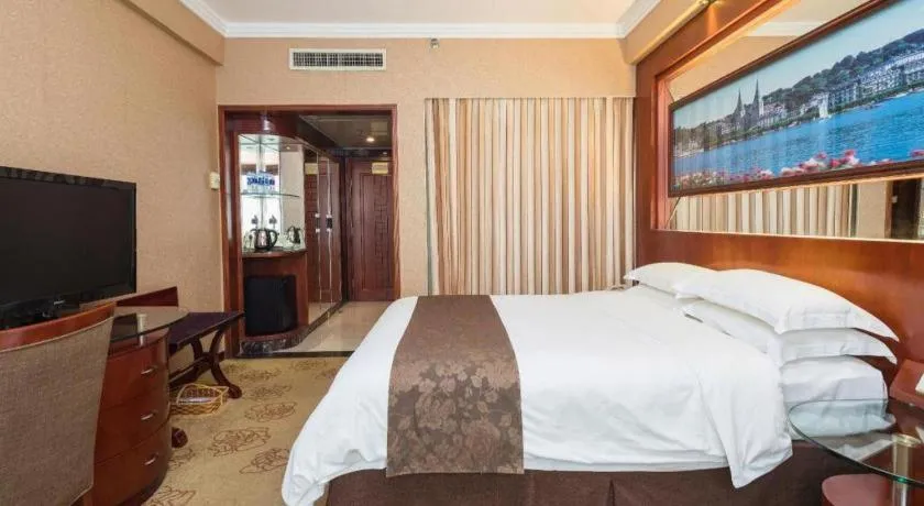Bed in Shenzhen Hongfeng Hotel (Luohu Branch)