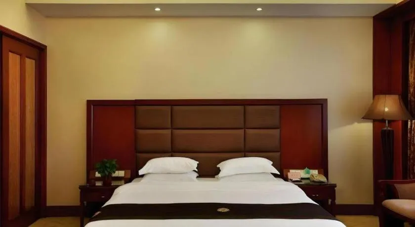 Bed in Shenzhen Hongfeng Hotel (Luohu Branch)
