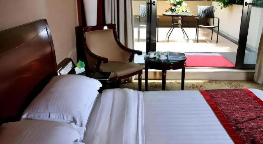 Bed in Shenzhen Hongfeng Hotel (Luohu Branch)