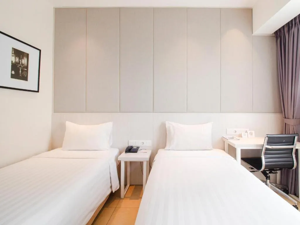 Bed in PARK HOTEL Cawang Jakarta