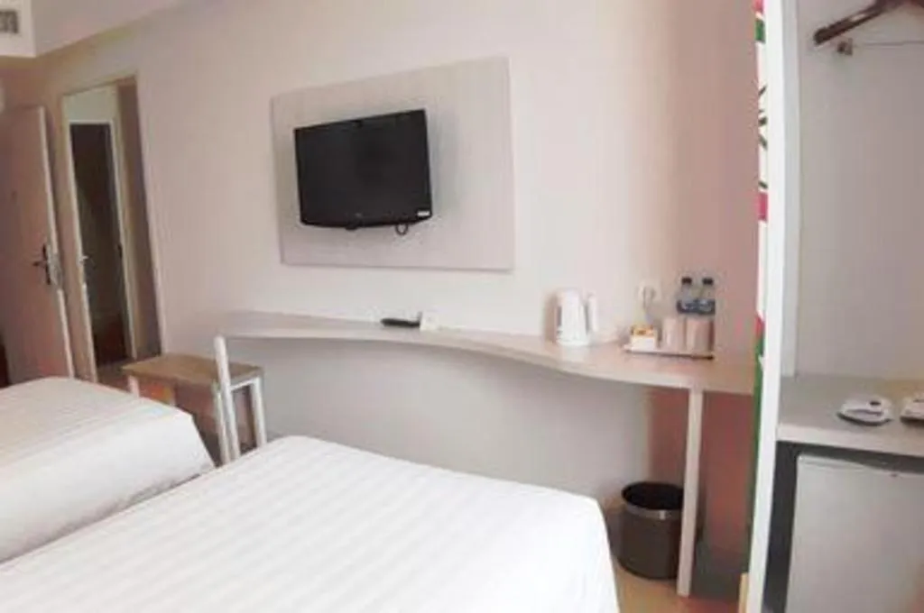 Bed in PARK HOTEL Cawang Jakarta