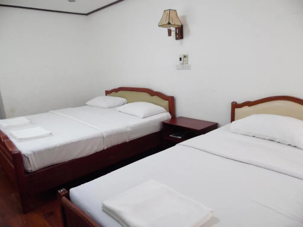 Bed in Douang Deuane hotel