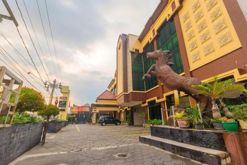 Larisae Setia Kawan Hotel