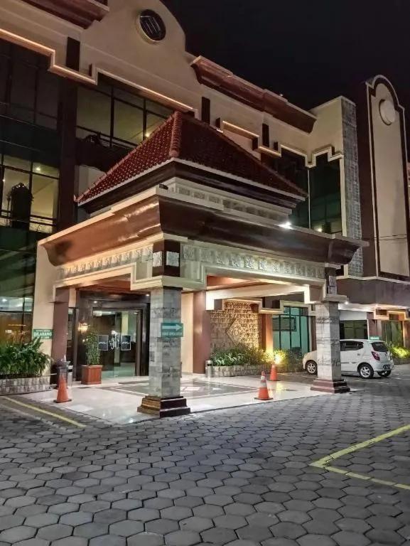 Larisae Setia Kawan Hotel