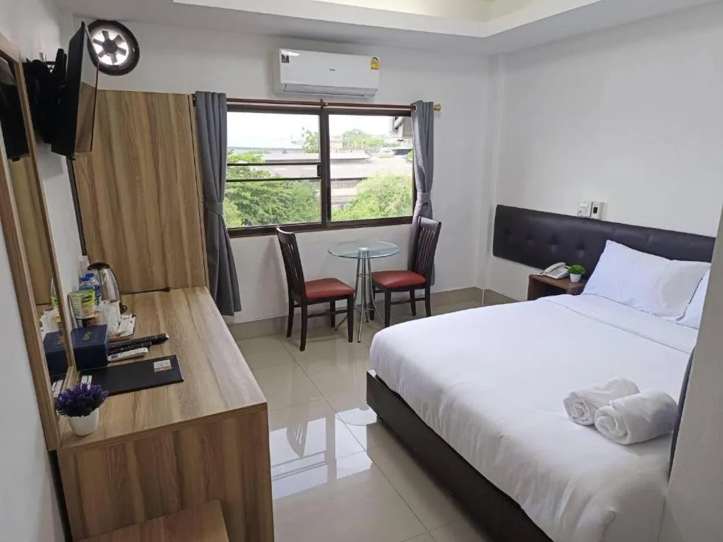 Bed in Rimnam Hotel Suk Sawat 70