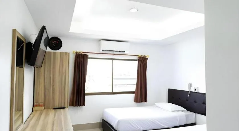 Bed in Rimnam Hotel Suk Sawat 70