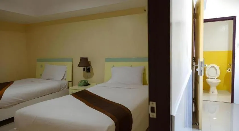 Bed in Rimnam Hotel Suk Sawat 70