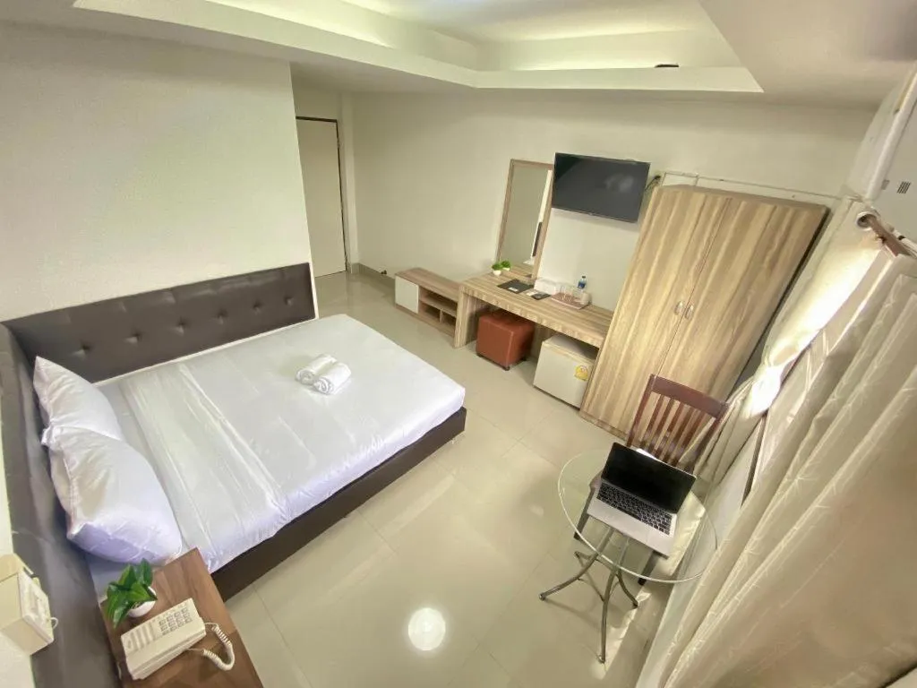 Bed in Rimnam Hotel Suk Sawat 70