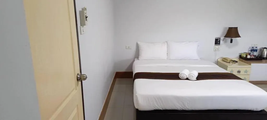 Bed in Rimnam Hotel Suk Sawat 70