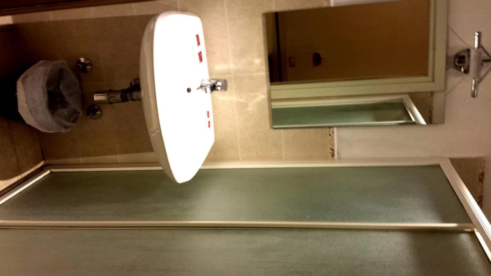 Toilet in Hotel Galles Rimini