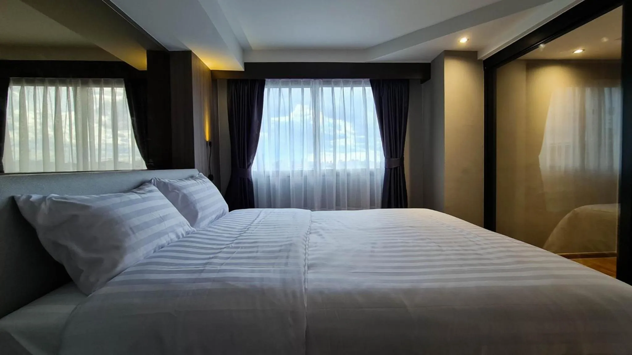 Property building, Bed in We Hotel