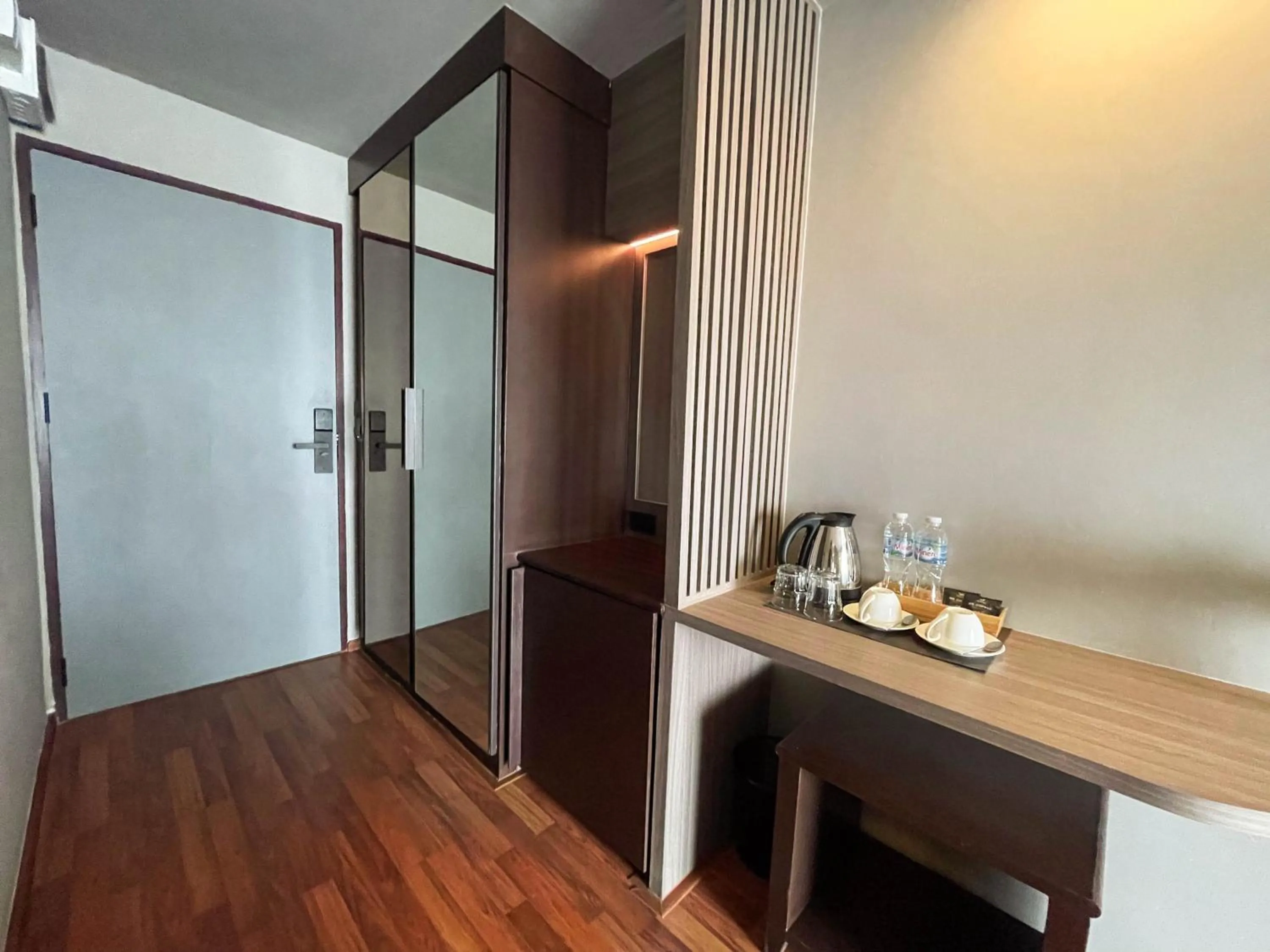 Restaurant/places to eat in We Hotel