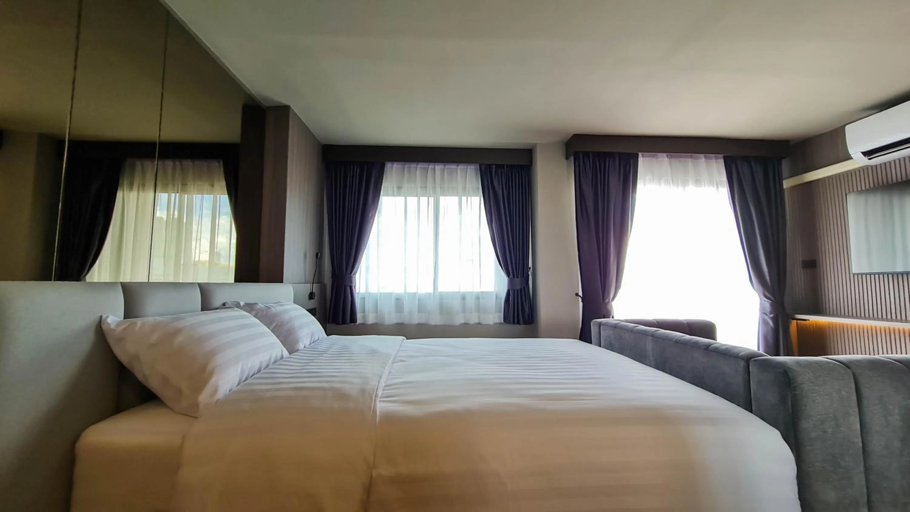 Bedroom, Bed in We Hotel