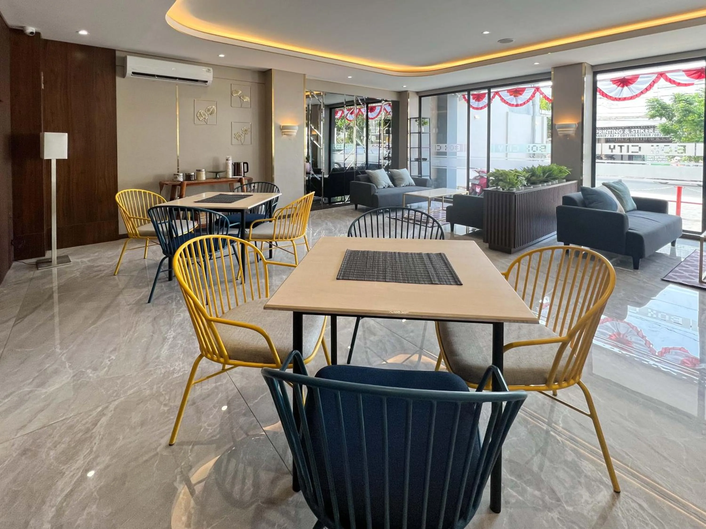 Lobby or reception in Box City Hotel Mojokerto