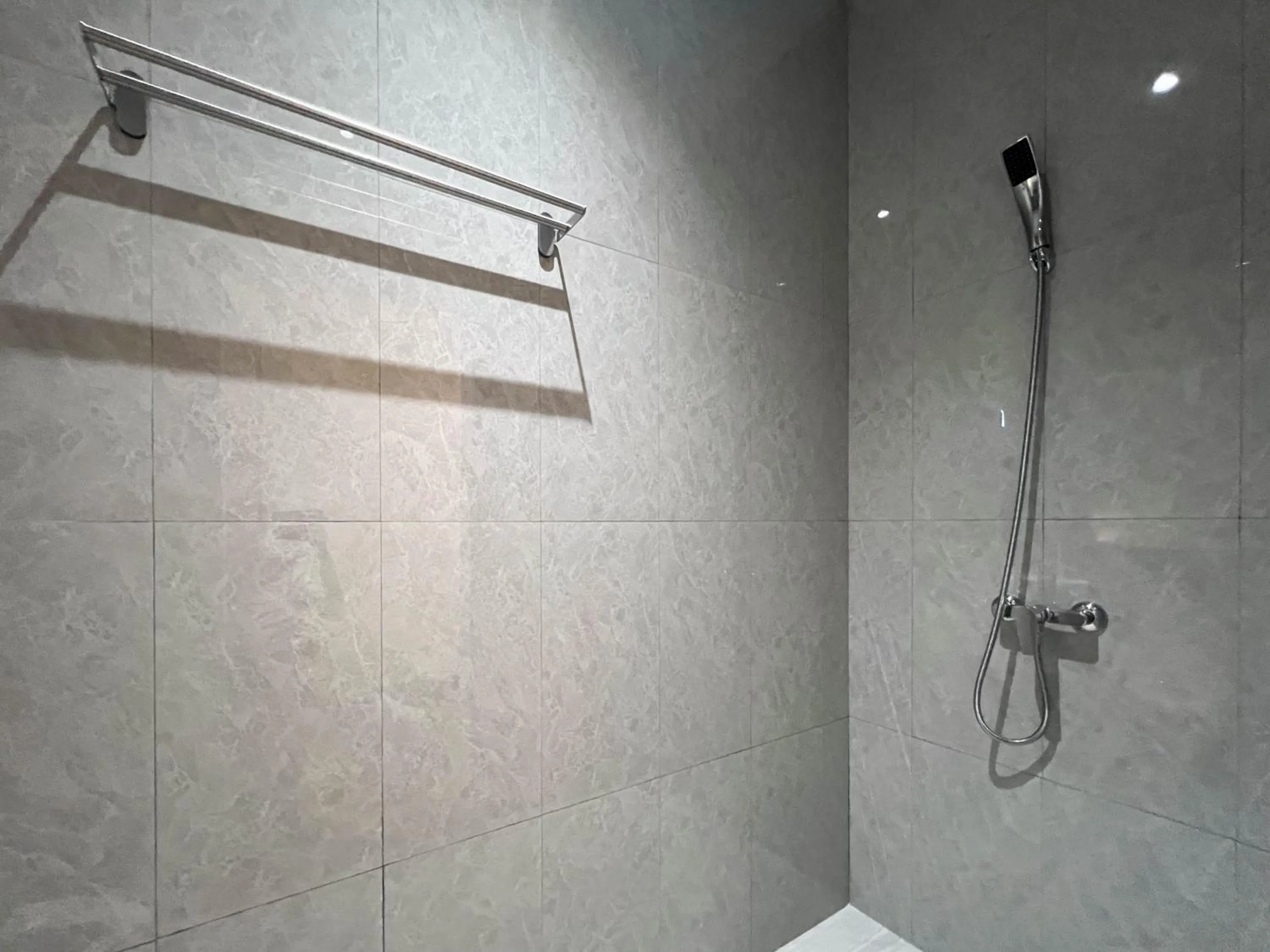 Bathroom in Box City Hotel Mojokerto