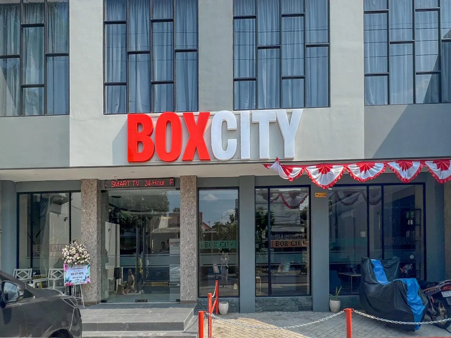 Property logo or sign in Box City Hotel Mojokerto