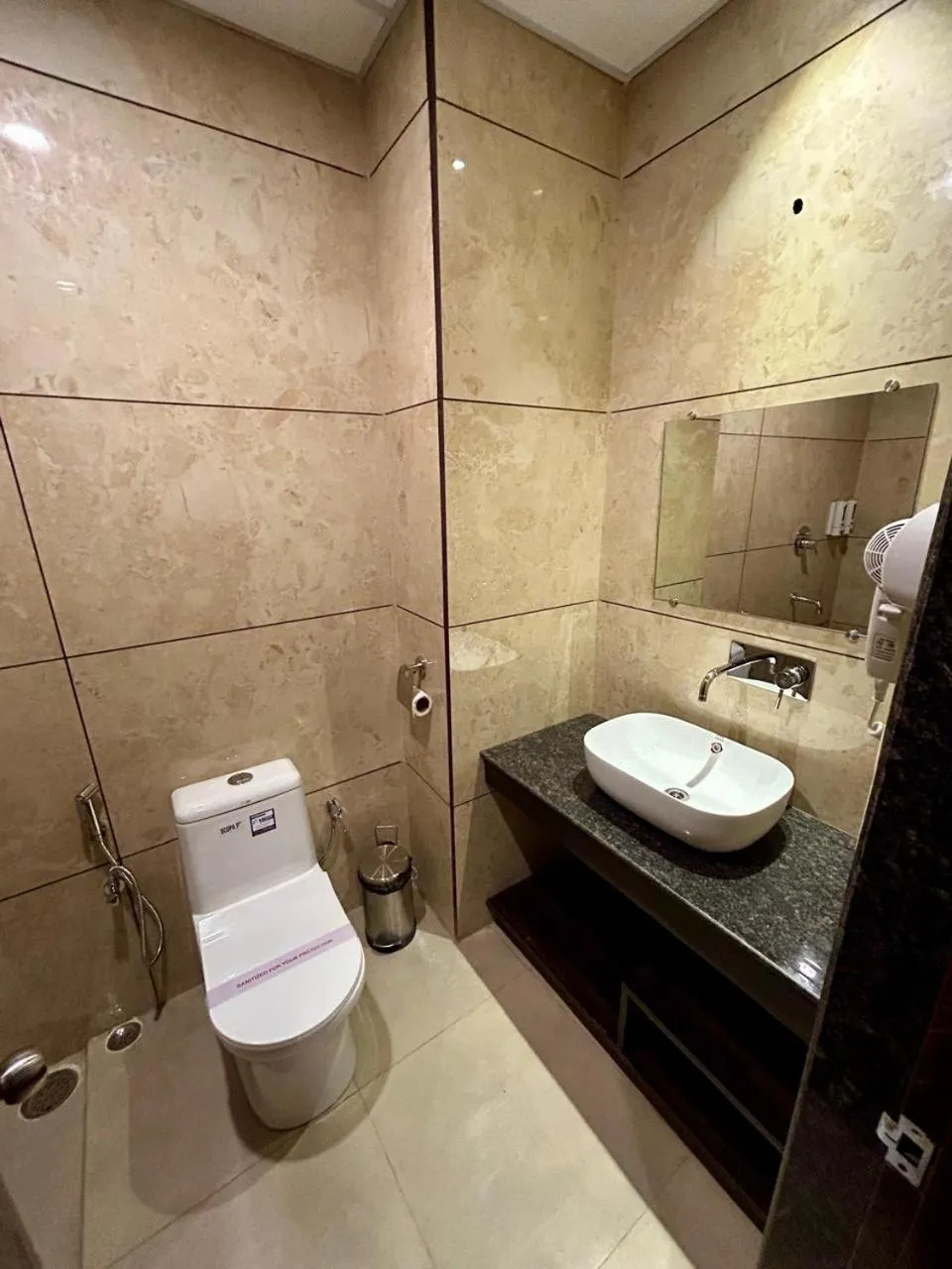 Shower in Hotel Mazong Crest