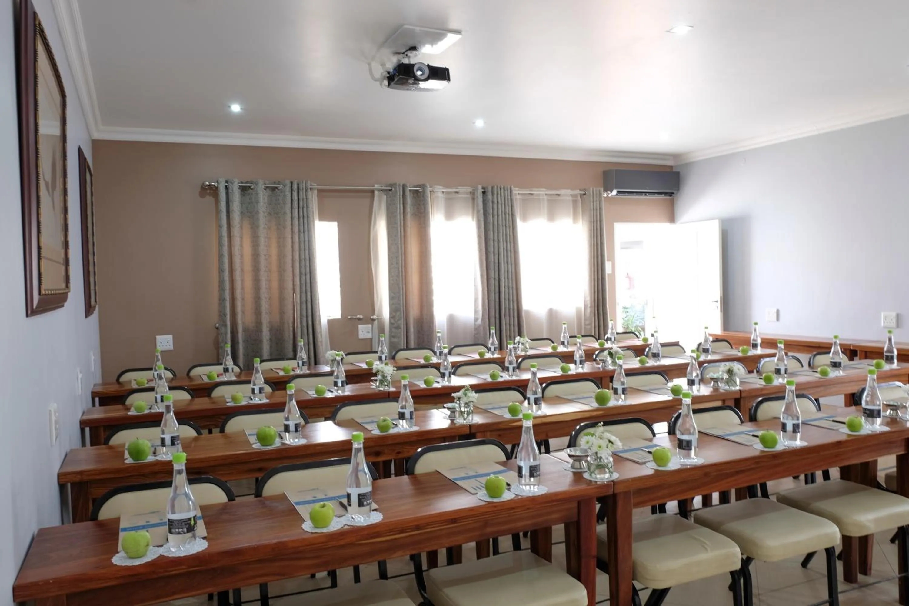 Day in Firwood Lodge