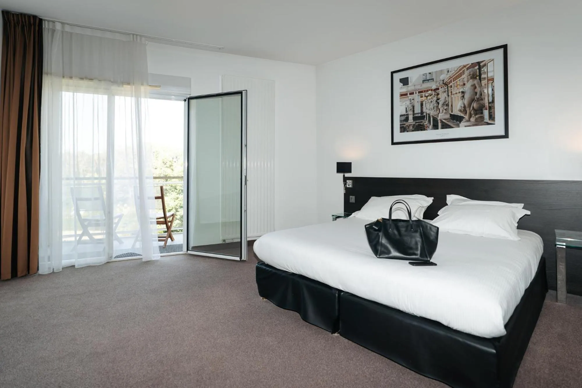 Photo of the whole room, Bed in Westotel Life Nantes Carquefou