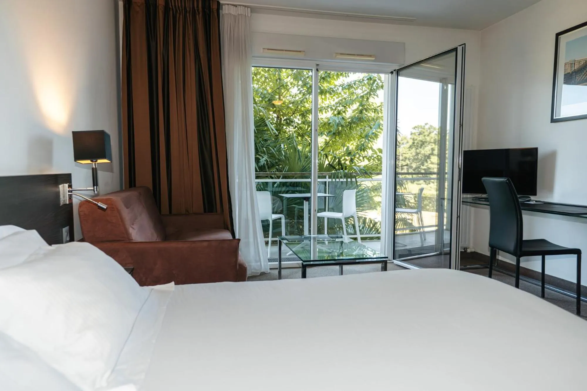 Balcony/Terrace, Bed in Westotel Life Nantes Carquefou