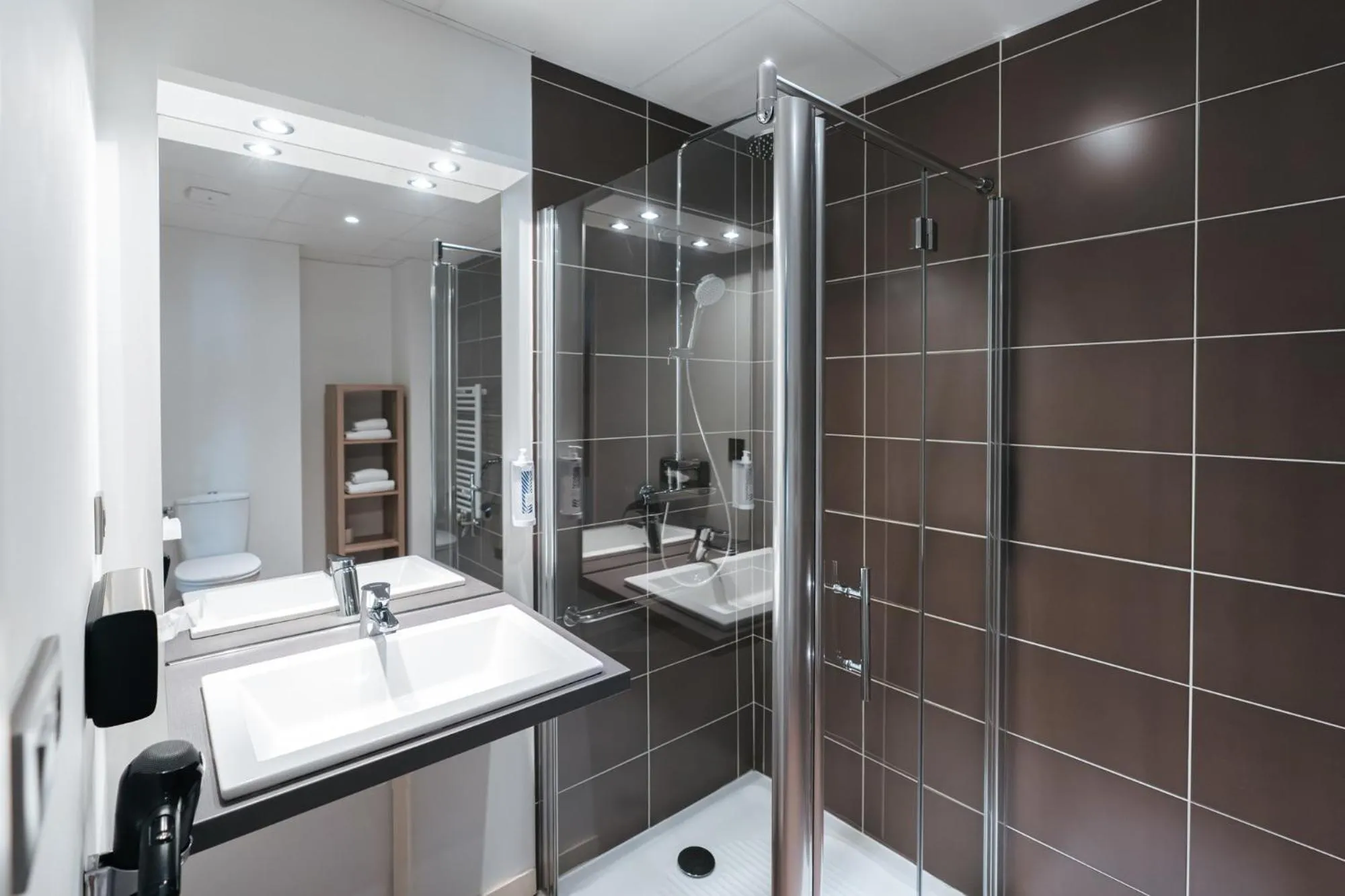 Bathroom in Westotel Life Nantes Carquefou