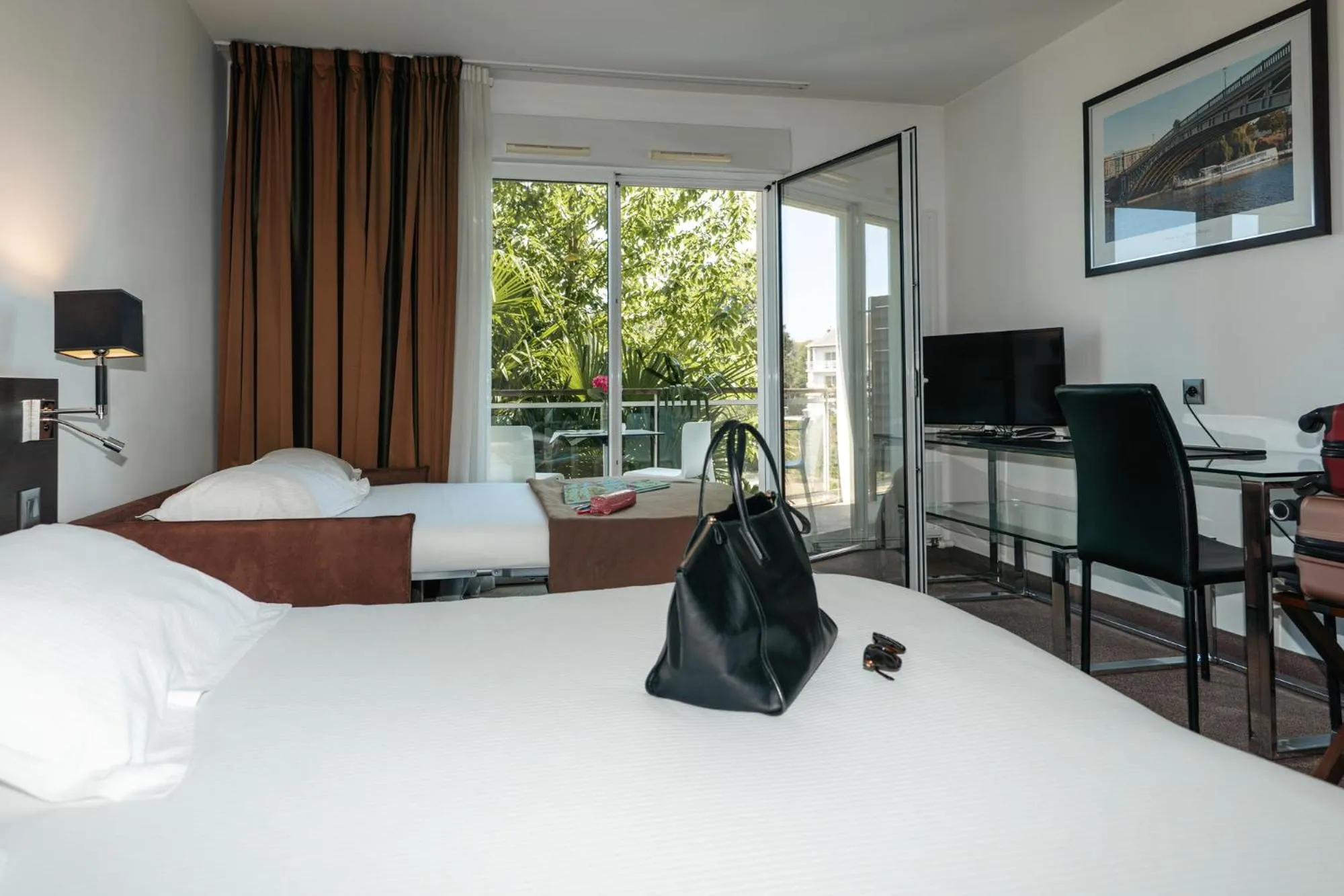 Bedroom, Bed in Westotel Life Nantes Carquefou