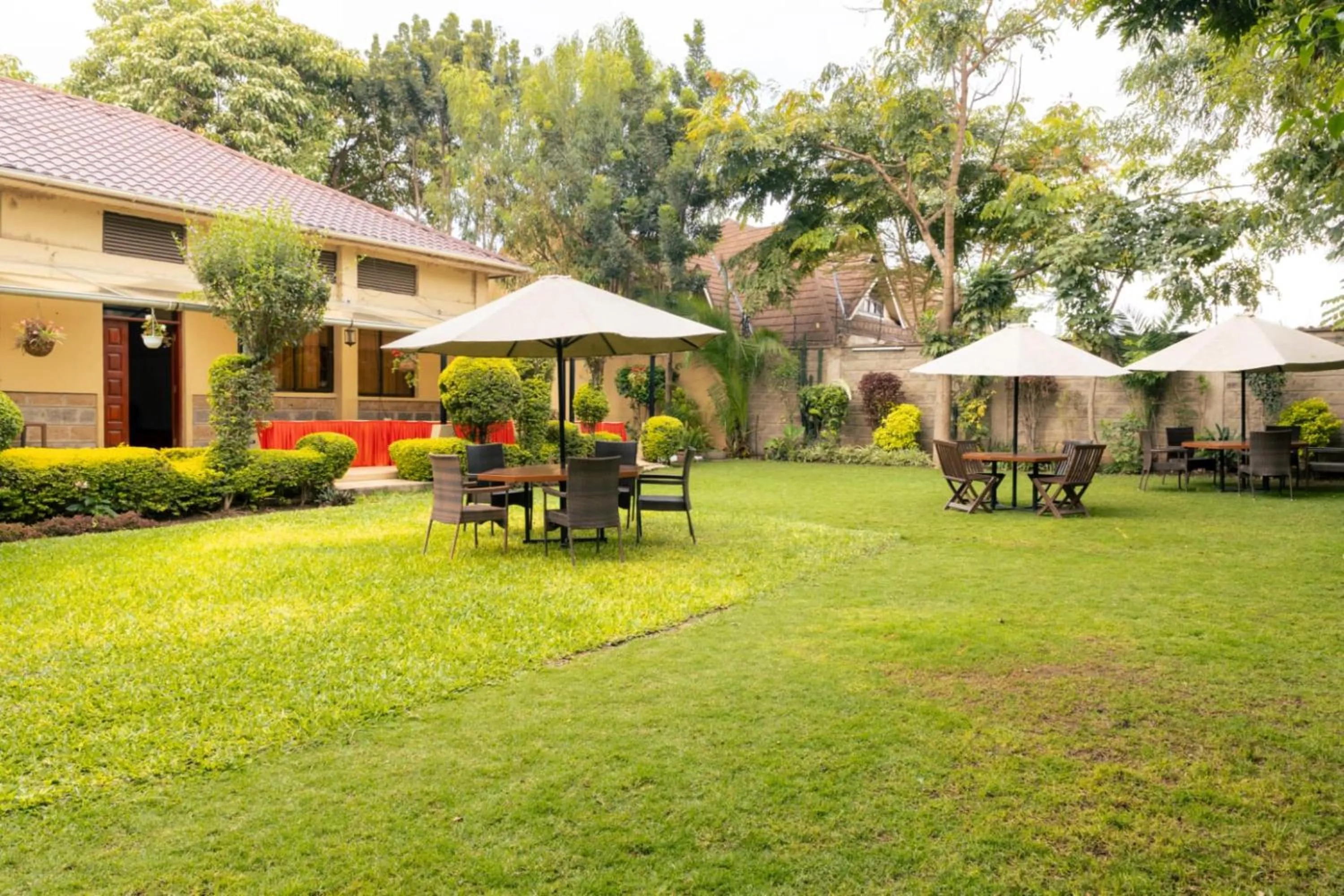 Garden in Eseriani The Hotel