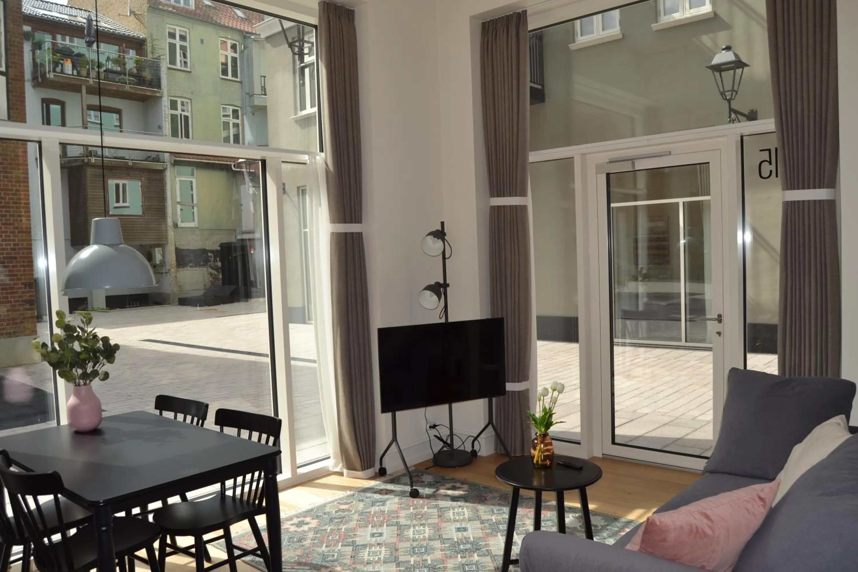 Communal lounge/ TV room in Hotel Lille Nyhavn