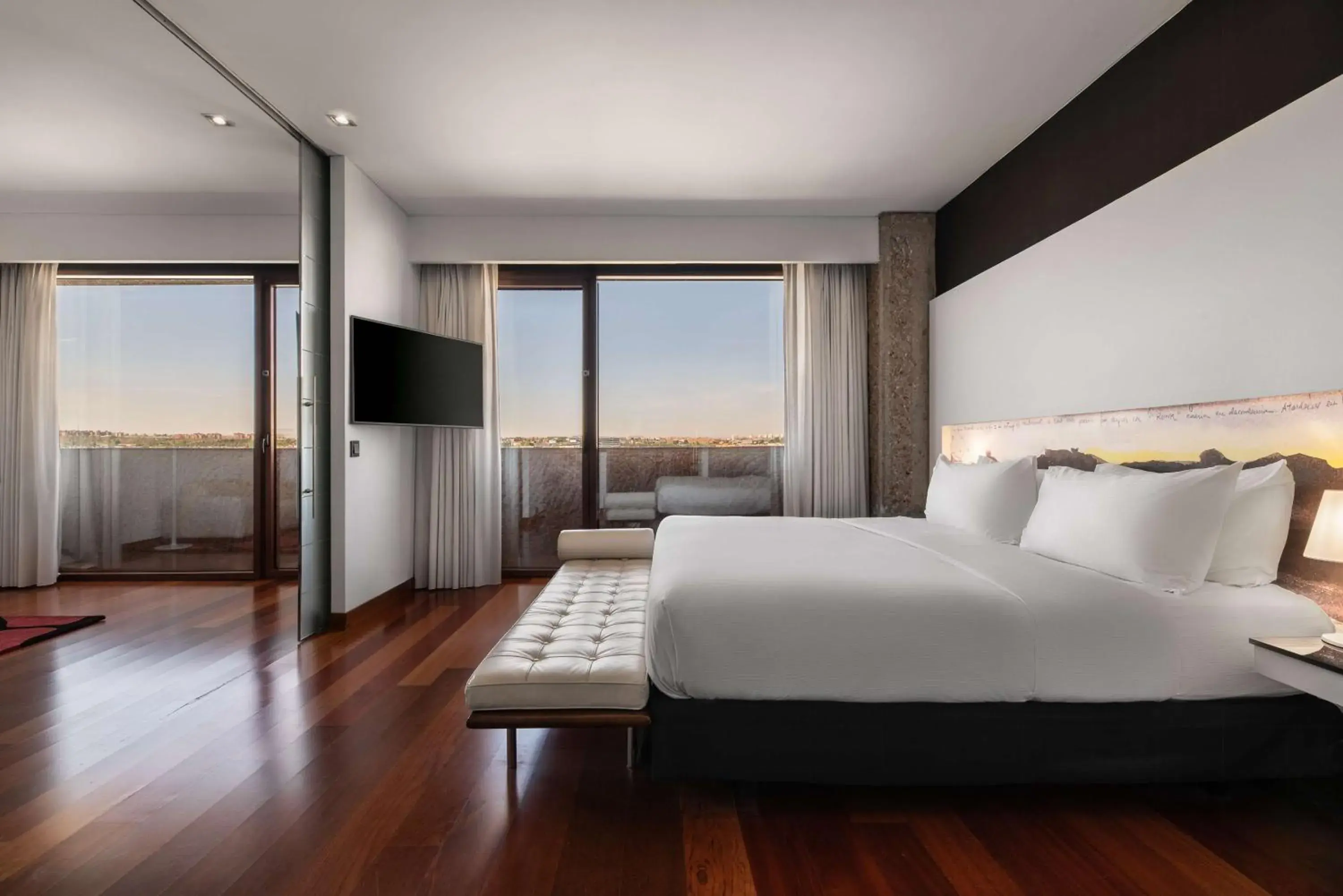 One-Bedroom King Suite in Hilton Madrid Airport One-Bedroom King Suite in Hilton Madrid Airport